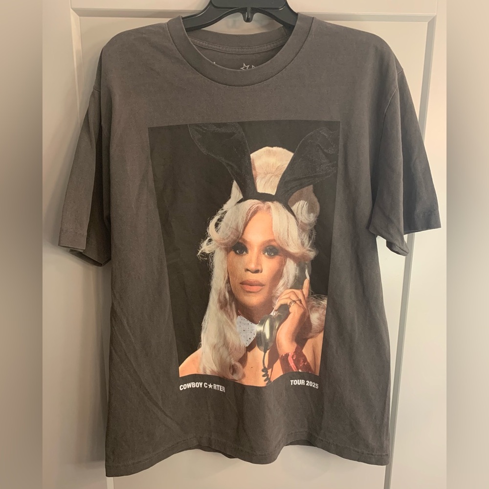 New Beyoncé Cowboy Carter Tour 2025 T-Shirt Las Vegas Exclusive Grey Size Large